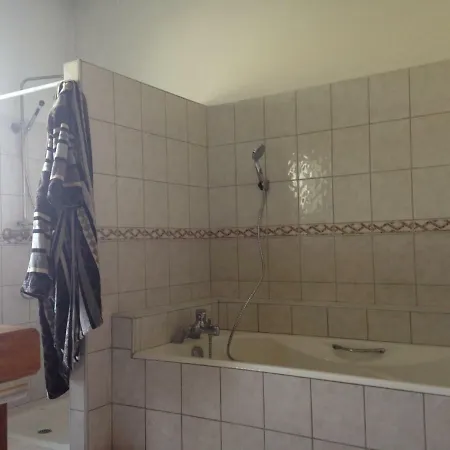 Salvaterra Quarto em Acomodações Particulares Sauveterre (Gard)